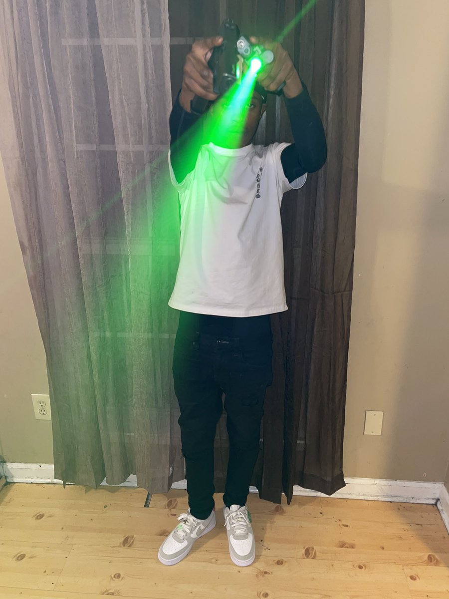 Bankroll_TM's tweet image. My Granny Said I Be Full Of Them Drugs She Can Even Tell When Im Leanin🔥💕
#FreeDaKillas💚🔥
#🖕🏾Da🐀S
#propguns
#LatePost
