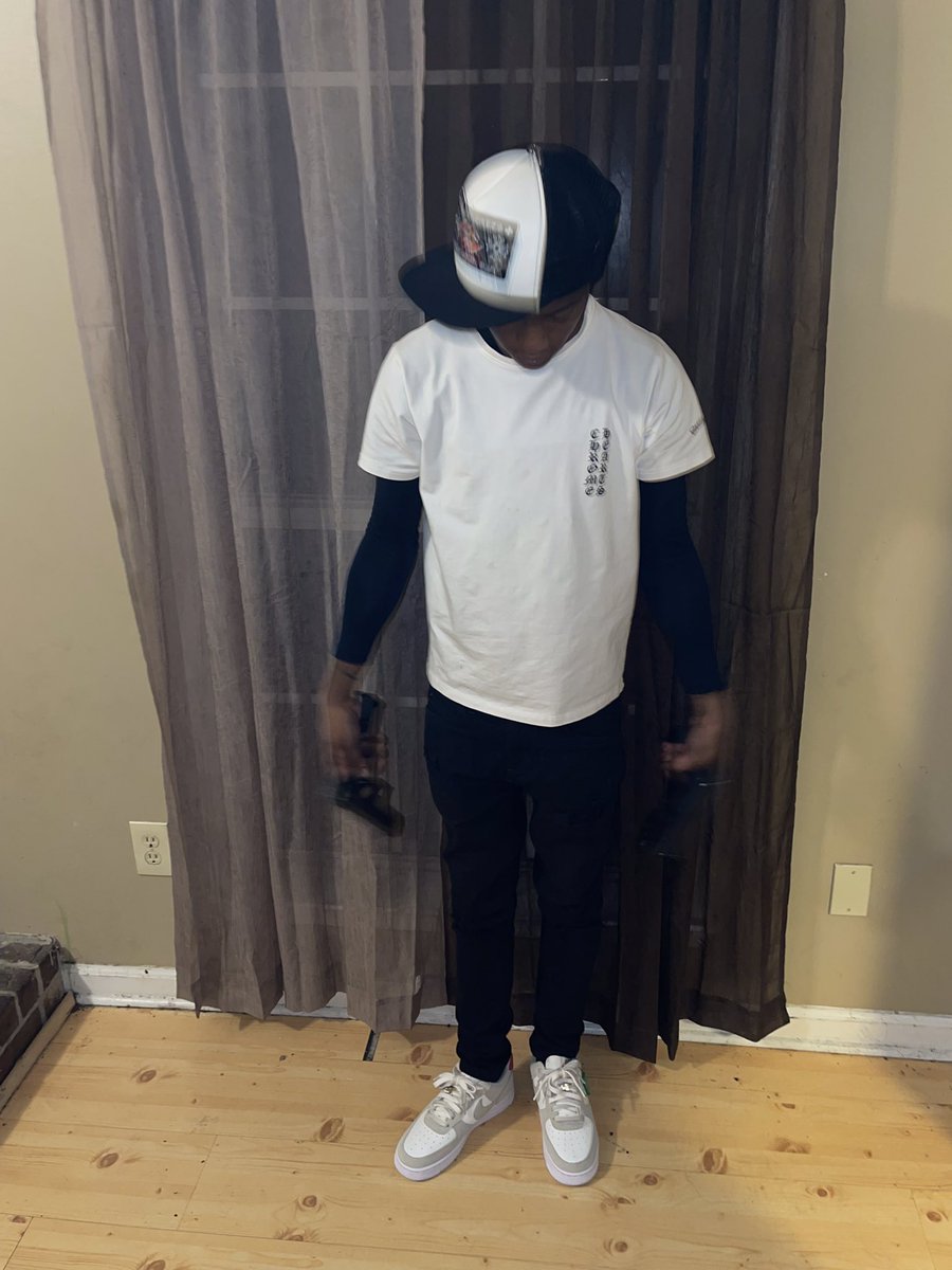 Bankroll_TM's tweet image. My Granny Said I Be Full Of Them Drugs She Can Even Tell When Im Leanin🔥💕
#FreeDaKillas💚🔥
#🖕🏾Da🐀S
#propguns
#LatePost