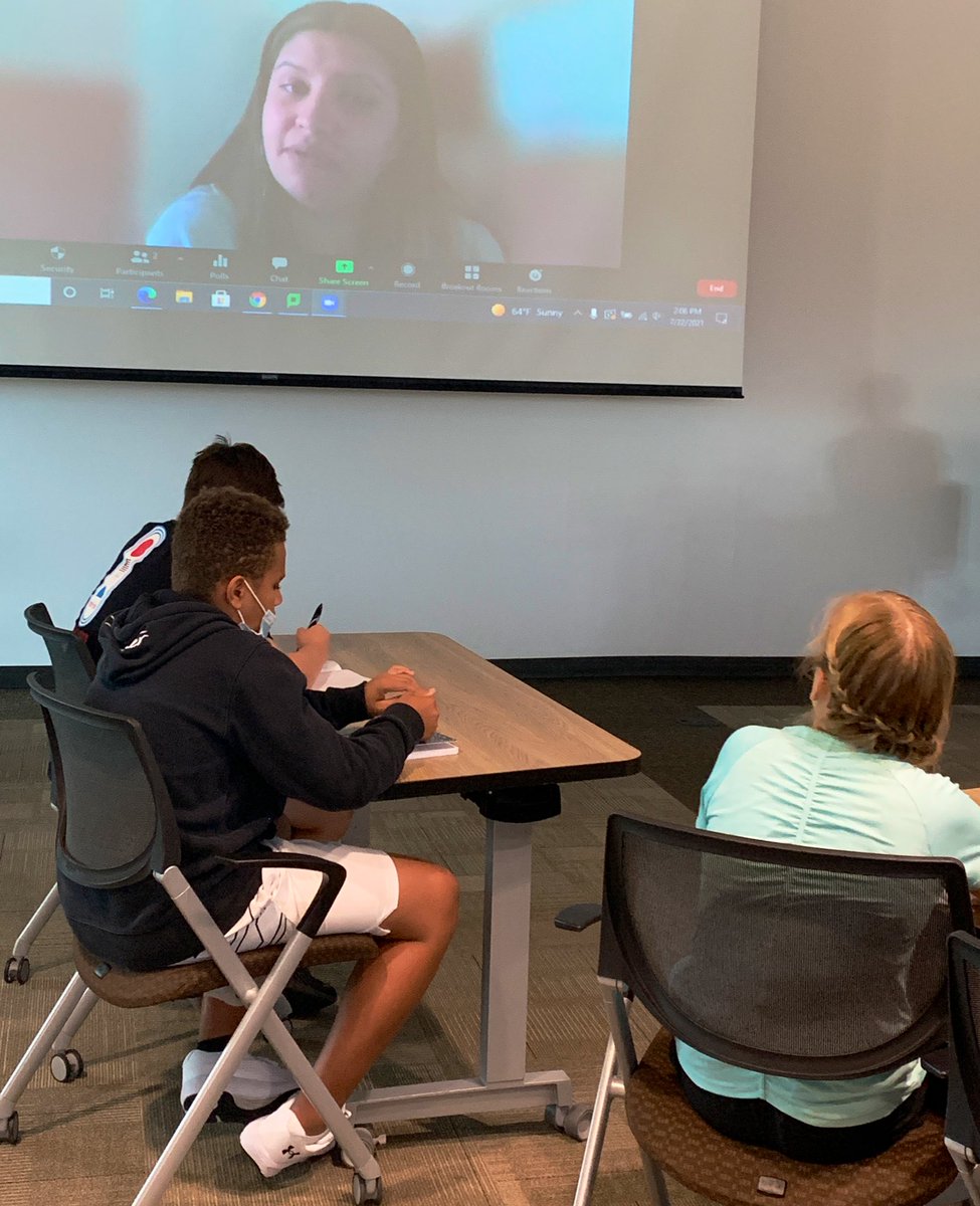GMcKinney2's tweet image. Expert experiences continue at #OYILTroy as poet/activist/agricultural specialist from Detroit helps students think about how we can use our voices to create a more just society! #ExpertEffectEDU
