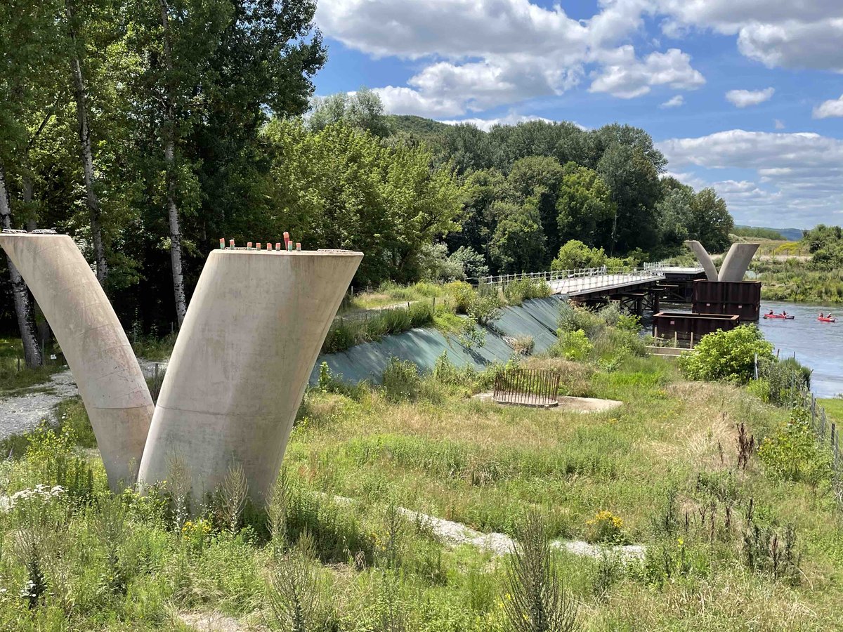 TerritoireM's tweet photo. #Dordogne La #déviation de #Beynac s'est invitée à l'assembl du @cddordogne ; aux affirmations de son prsdt @germinalpeiro, des répliques sont apportées➡️1 "autre" récit" de "l'affaire" est versé au débat public https://t.co/QqSZHUJdPf @Sauvonslavallee @FNEasso @bernstephane https://t.co/5WMlekxCox