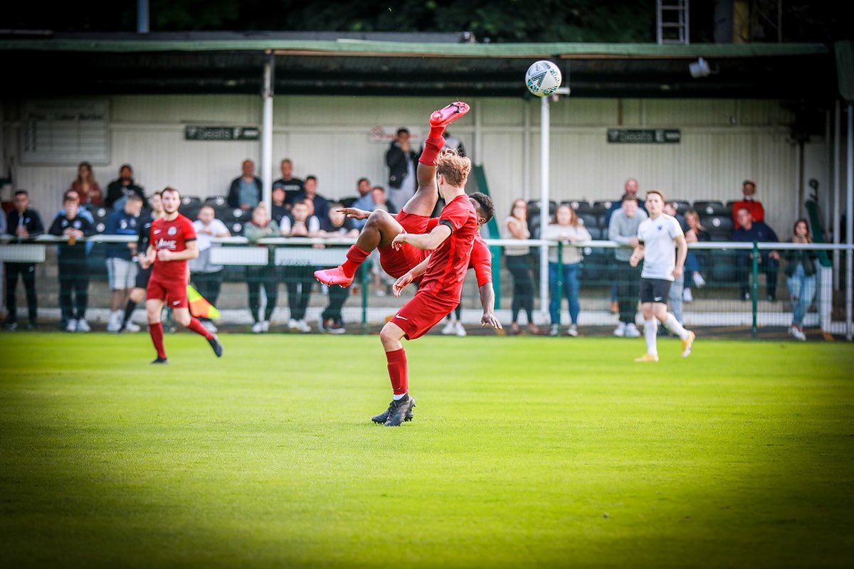 Banstead Rovers player in action 🤩⚽️

@Banstead_Rovers