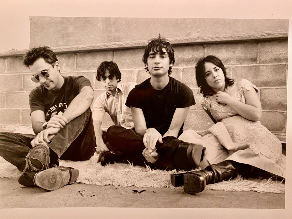 Some hoopla over our early releases brewing. Peel your eyes from the heavens &amp; point them towards <a href="/sodcaster/">priapuslabel</a> &amp; this "space"

hopewelll.bandcamp.com/album/purple-b…

Cc. <a href="/Iheartnoise/">Billy Joel / France is Bacon / Bryan Eno</a>