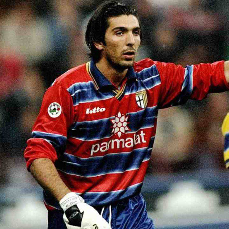 TheChips_Futbol's tweet photo. Hay cosas que nunca cambian... [@1913parmacalcio] https://t.co/DRcKQevvbo