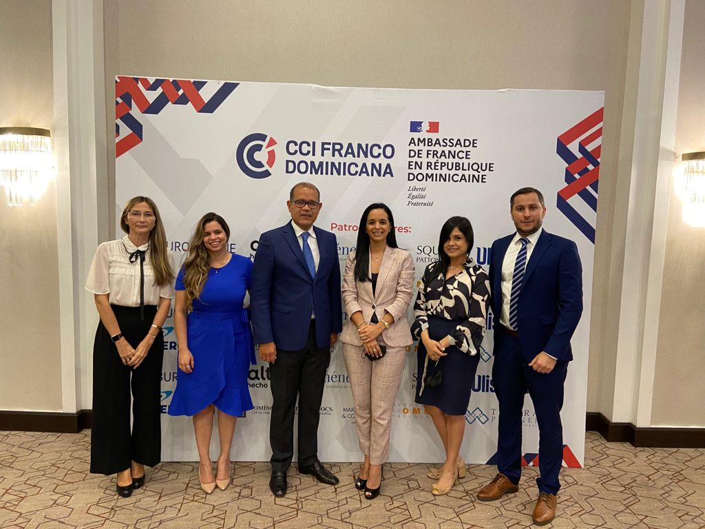 jpadvisors_do's tweet photo. El pasado miércoles 7 de julio nuestros socios @lisadiaz40 y @m_pena, y nuestra asociada #GisselleValera estuvieron participando en el "Seminario de Cooperación Jurídica Franco-Dominicana", organizado por #CCIFD y la Embajada de Francia.
#SociosJP #AsociadosJP #JimenezPena https://t.co/fJIEGnzzyU