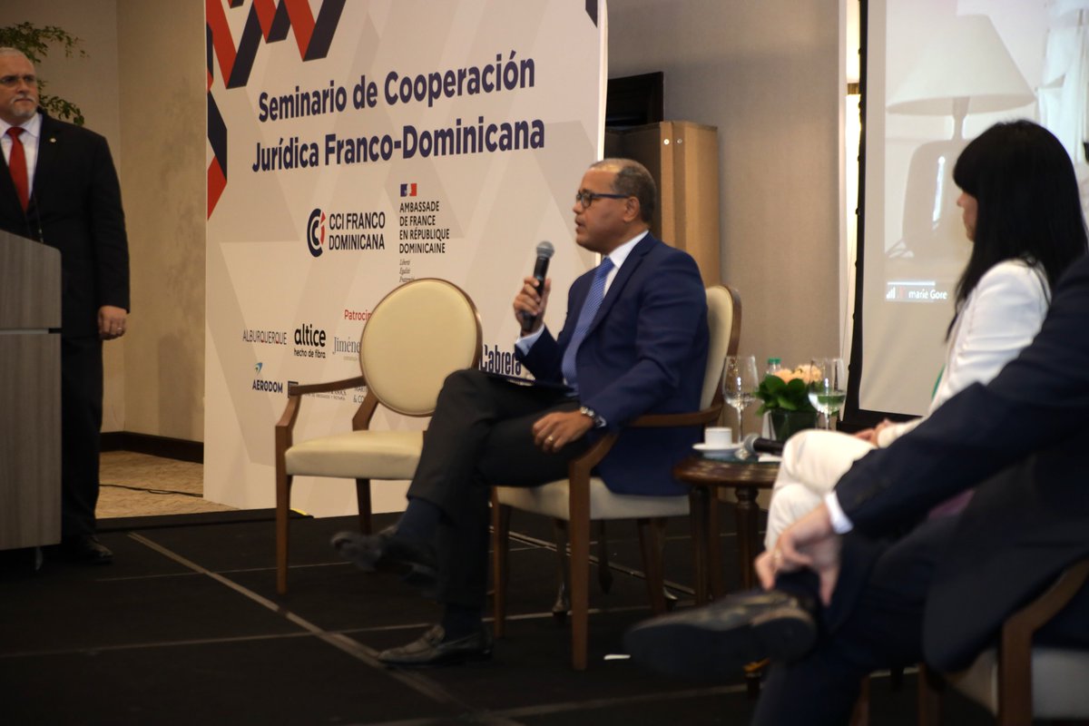 jpadvisors_do's tweet photo. El pasado miércoles 7 de julio nuestros socios @lisadiaz40 y @m_pena, y nuestra asociada #GisselleValera estuvieron participando en el "Seminario de Cooperación Jurídica Franco-Dominicana", organizado por #CCIFD y la Embajada de Francia.
#SociosJP #AsociadosJP #JimenezPena https://t.co/fJIEGnzzyU
