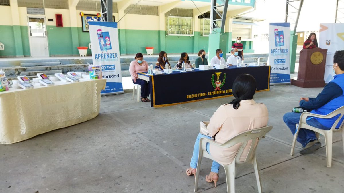 Educacion_Ec's tweet photo. El proyecto “Aprender y estar protegidos” de @Plan_Ecuador, integra acciones que fortalecen el conocimiento y los recursos de adolescentes para aprender y responder a la violencia de género. Se implementan acciones en beneficio de los estudiantes.
#ExcelenciaEnEducación https://t.co/vJxbjAUpOp