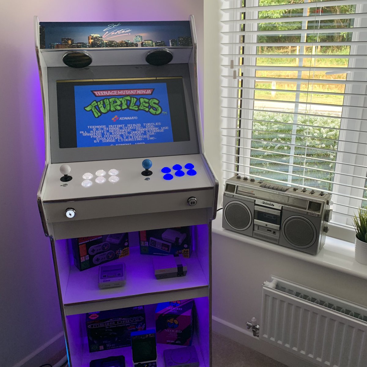 VortexZak's tweet photo. Such a classic game. I often just leave the attract mode on the listen to the music.

#synthwave #retrowave #80s #retrogamer #arcademachine #videogames #bartop #retrogames #arcade #arcadecabinet #snes #sega #nintendo #minisnes #megadrivemini #teenagemutantninjaturtles https://t.co/CF0kBkESa9