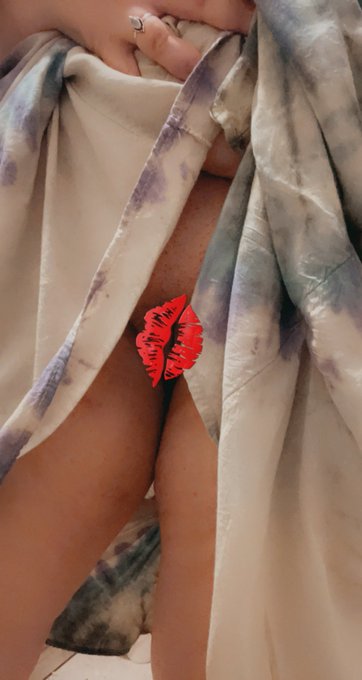 Of course there&rsquo;s nothing under my dress today. Only a silly goose would think so. 🤪😉 #allnatural #flash<a href="/tag/allnatural"class="tags"><span>#allnatural</span></a><a href="/tag/flash"class="tags"><span>#flash</span></a><a href="/tag/thursdaythoughts"class="tags"><span>#thursdaythoughts</span></a><a href="/tag/hippie"class="tags"><span>#hippie</span></a><a href="/tag/birthdaygirl"class="tags"><span>#birthdaygirl</span></a>