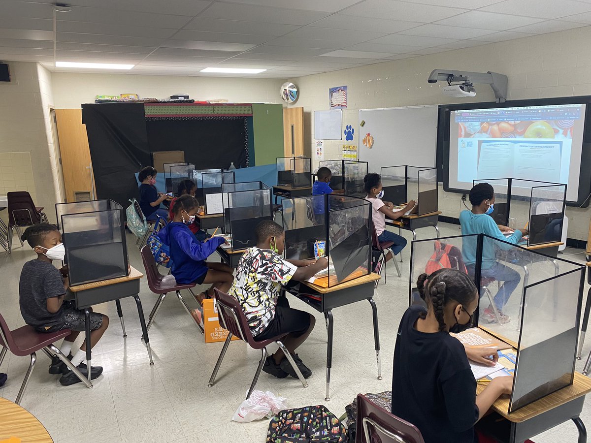 TheSpencerSails's tweet image. Young authors at work! I can’t wait to read their stories!! I love teaching S.T.R.E.A.M!! #WriteBrain #WeAreHCS @HamptonCSchools @ForrestRangers
