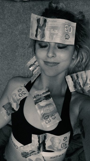 Be a good little piggy bank sub and send me $100 right now. 🐷💰 https://t.co/QCRKtmVzFx