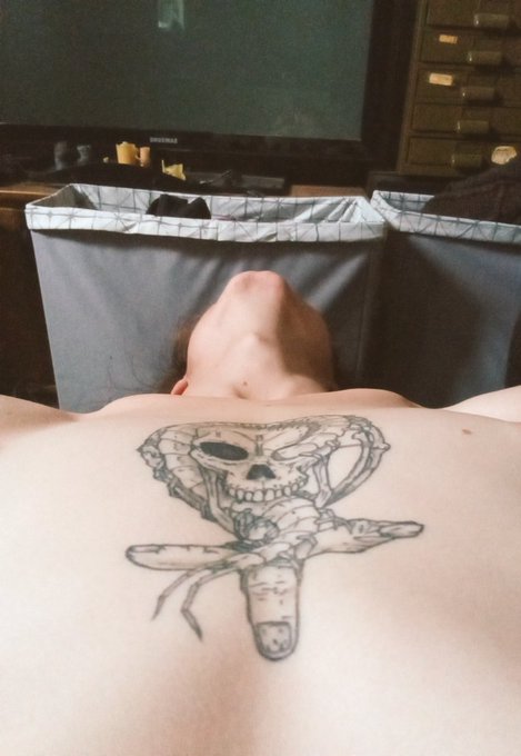 Go on, lick it.  It's not cursed at all, I promise.  😜☠️ https://t.co/iNgwe9zawL