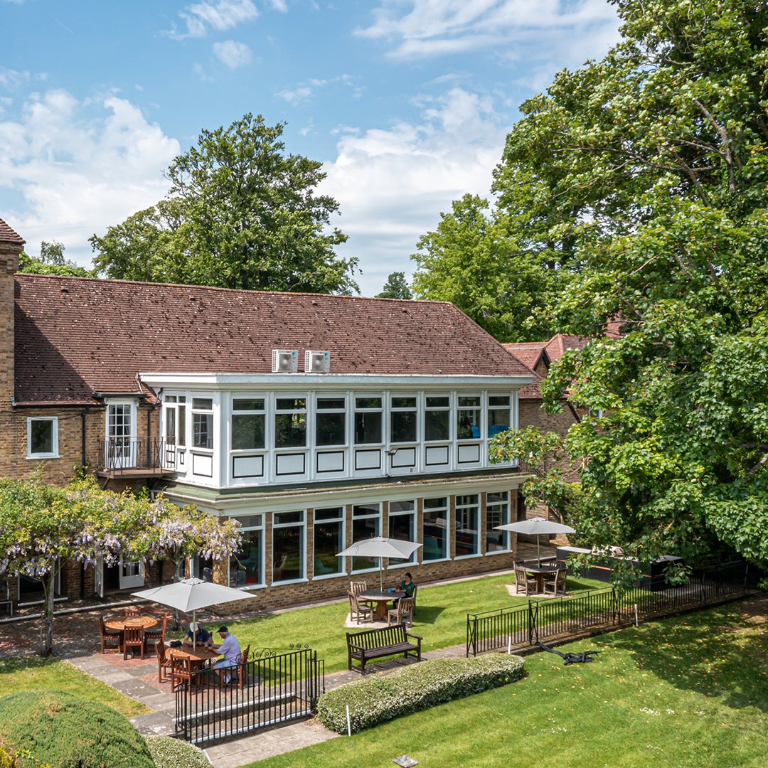 COACH HOUSE OUTDOOR TERRACE

Why not take advantage of this gorgeous sunny weather by eating al fresco on our stunning outdoor terrace overlooking the 18th hole?

#golflunch #summerBBQ #alfrescodining