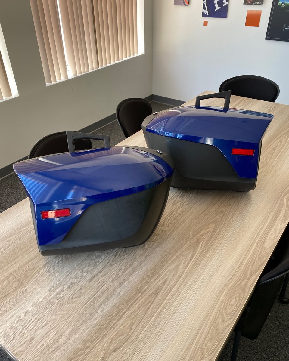 Nothing is too hard for us to wrap. These motorcycle hard bags got a fresh coat of vinyl to complete change their appearance 🏍️