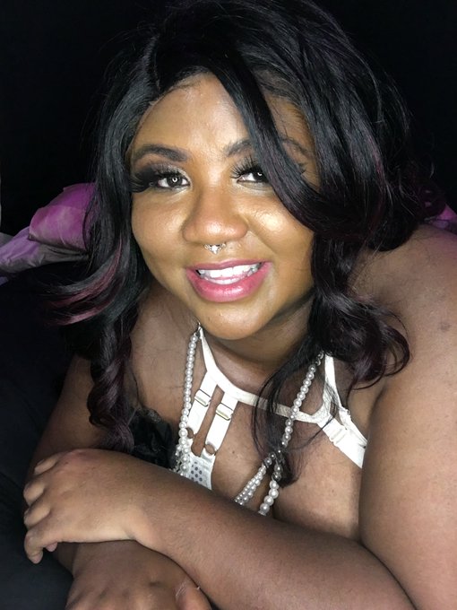 i just made a 20 minute video playing with my domi wand, maybe next time you can control it ლ(╹◡╹ლ) https://t<a href="/tag/mfc"class="tags"><span>#mfc</span></a>