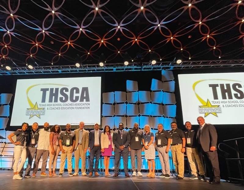 jaycee43public's tweet photo. To lead the discussion on diversity &amp; athletics w/ coaches &amp; ADs at the HS &amp; college level, as a former Texas HS athlete, at #CoachingSchool was a great honor. Coaches have shaped and continue to shape my life. Thank you @THSCAcoaches and best of luck to all coaches this season! https://t.co/WjvezGG4vQ