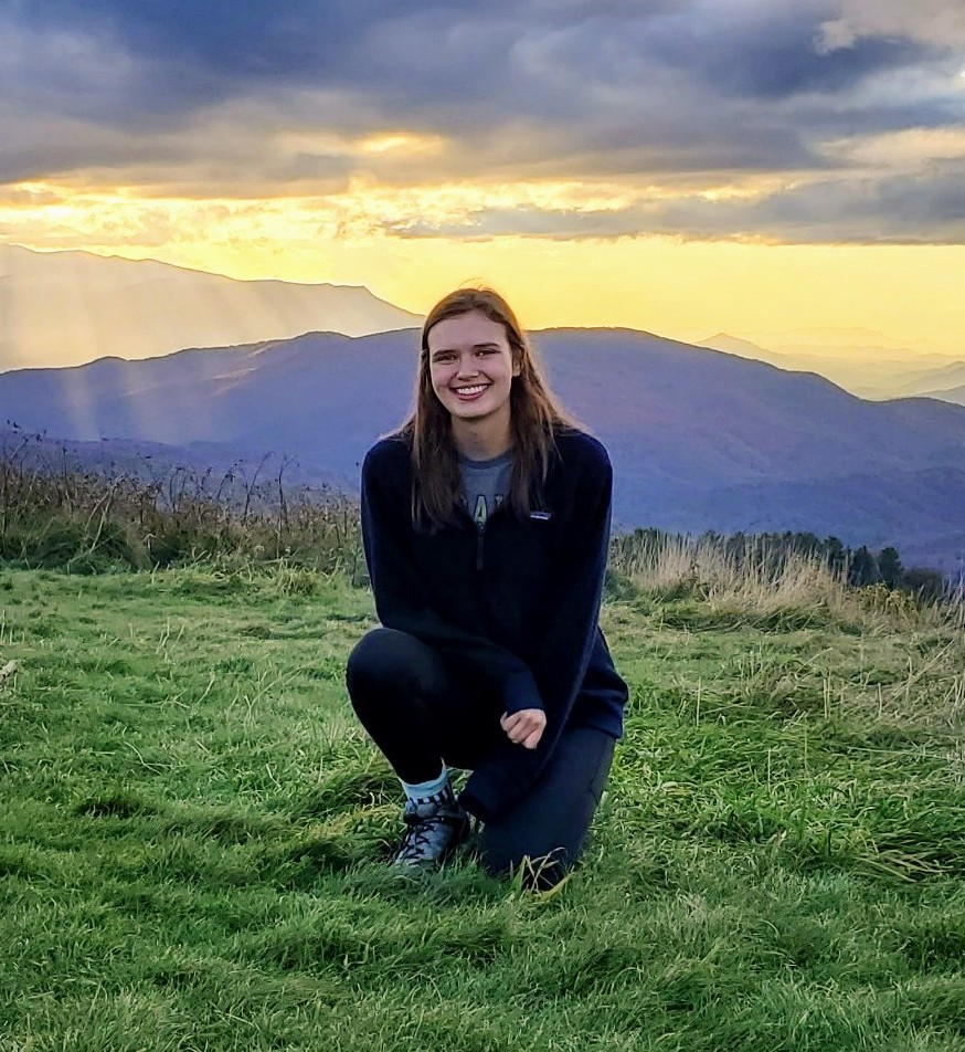 BAE_GSA_NCSU's tweet photo. Next up is @MollyELandon , our VP!

Molly is an MS student working with @Storm_Doc and @NCState_Wetland studying floating treatment wetland design for improved stormwater treatment. 

Molly enjoys cooking, crafting, and walking her dogs, Ruby and Pepe! https://t.co/7zTa9u3NZX