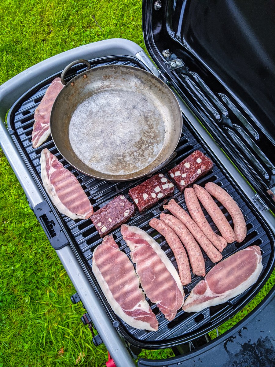 KungFuBBQ's tweet photo. Day 2 of the trip and the best way to start the day before another long drive?

Breakfast pack from @TebayServices cooked on the @WeberGrills Traveler

Cumberland Sausage Link
Dry Cured Back Bacon
Doreen's Black Pudding
Fried Eggs

And a large mug of strong, black coffee!

Great! https://t.co/4iniGuqRq5