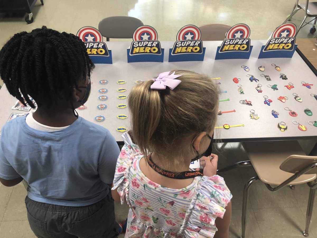 AmyMcDowell1231's tweet image. Our #ccsrise2021 @cashwellcubs Superheroes selected their reward for showing positive behaviors this week. So proud of our RISE Heroes! #HeroCode @beth_heisel @DariusBGillesp @suzkiwi @angelenaowens07 @CumberlandCoSch