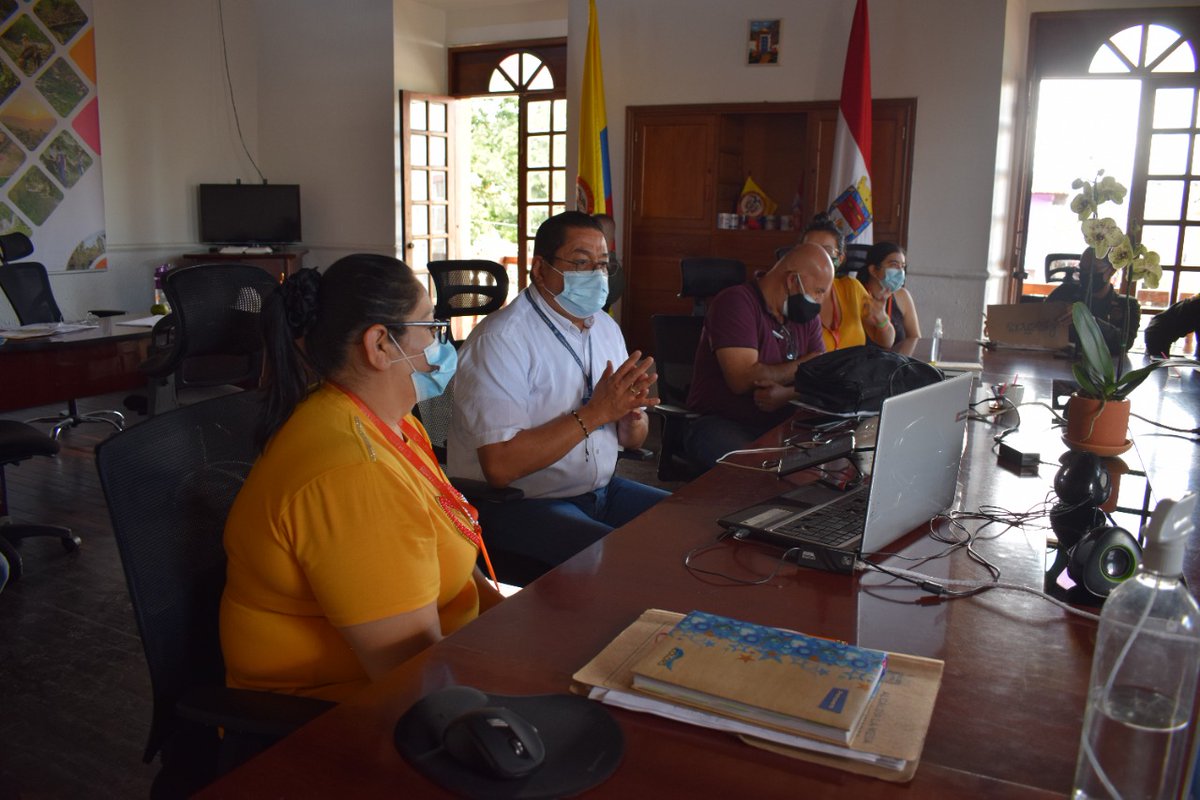 SecGobCundi's tweet photo. Estuvimos en el municipio de #LaMesa socializando medidas para prevenir y combatir el microtrafico en la región. Desde la Dirección de Seguridad y Orden Público seguimos trabajando para acabar el consumo de SPA en Cundinamarca. ✅ https://t.co/naBk3t5KBx