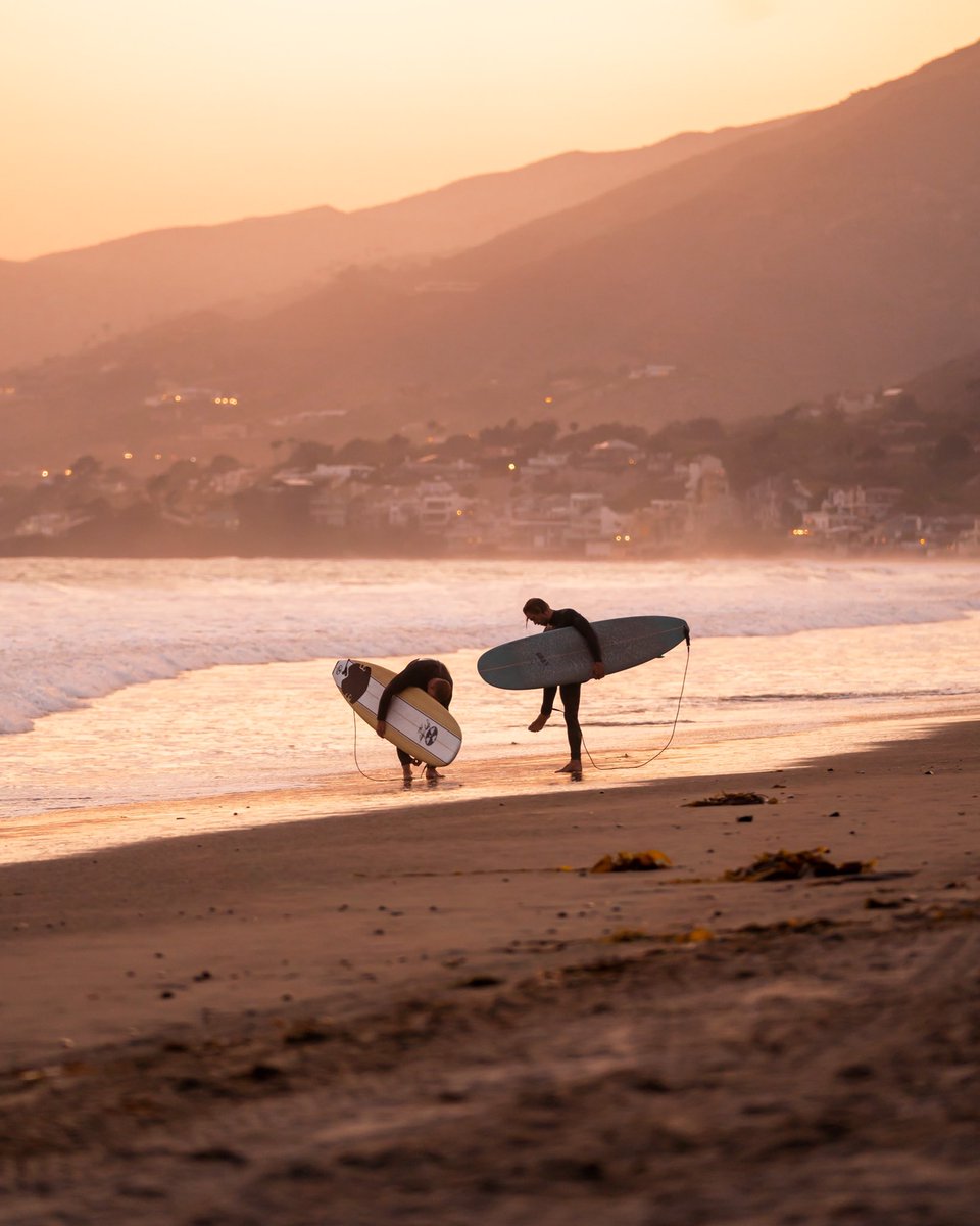belovedfriday's tweet photo. Are you more of a coastal type or mountain type? Comment some photos so i can see your reasoning 😌 https://t.co/NuDC1dXqsF