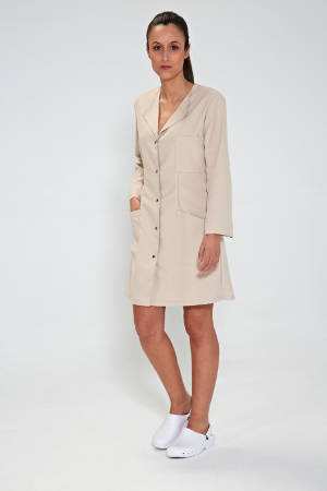 BATA MOD 313 MICROFIBRA LYKEN´S.

Bata de señora entallada, sin cuello, con solapas, tres bolsillos y cierre central con corchetes.

Tejido antibacterias, secado rápido, tolera salpicaduras de lejía, no necesita plancha y lavable hasta 90º.

Composición: 100% poliester.