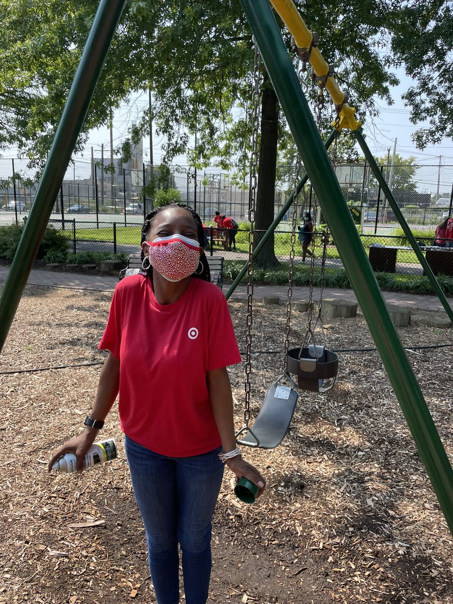 JesseDaTarget's tweet image. Thank you 3382 team for coming to support @TargetKevinS @giselleTGT @JonTfromTarget y’all are awesome 👏🏽