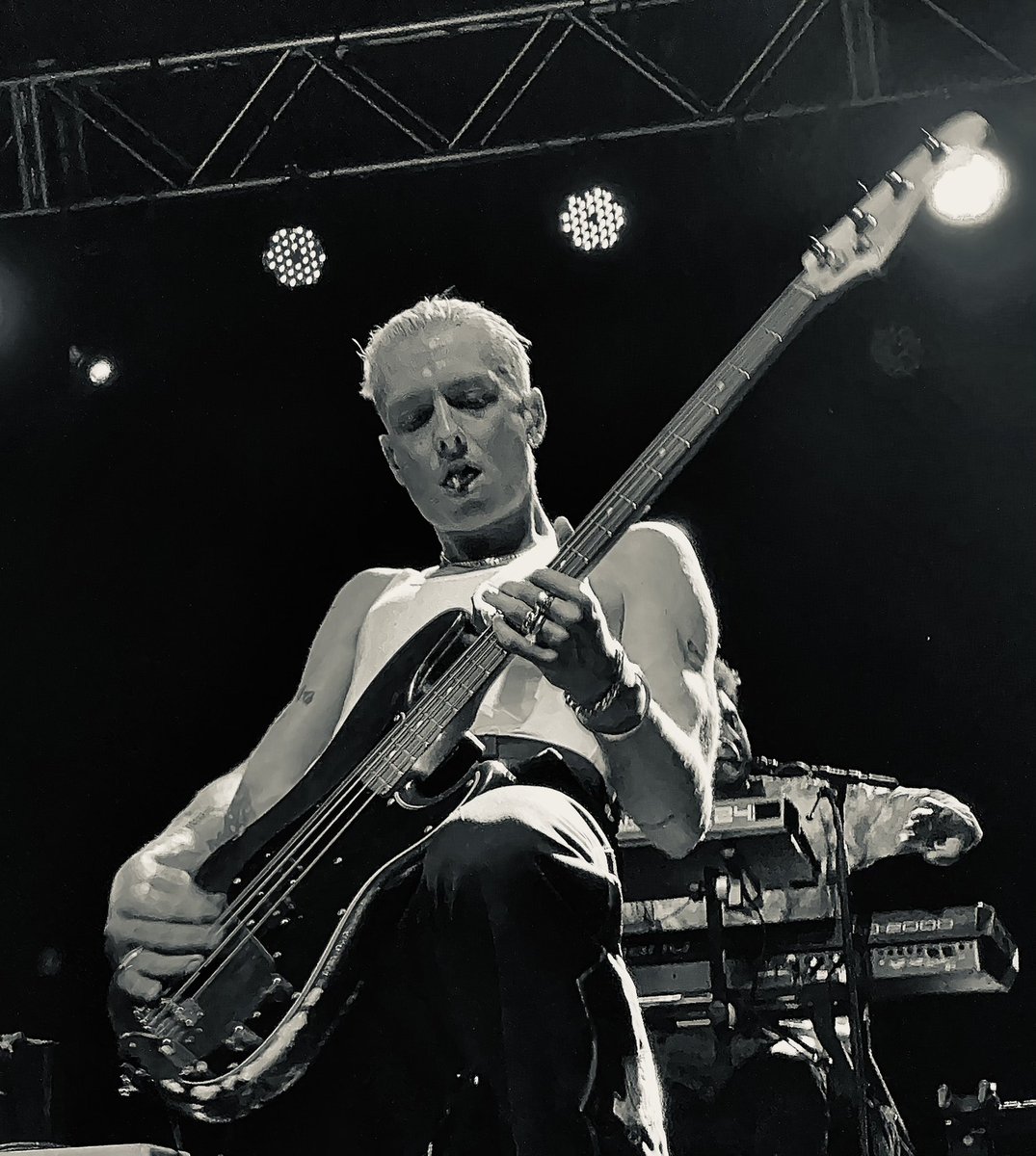 Cre8ivation's tweet photo. @wolfalicemusic play songs from Blue Weekend live for the first time to a packed @o2bournemouth Incredible passion and energy as always #iphonepics #livemusic #itscominghome #awesome https://t.co/9ZvyVjxAuE