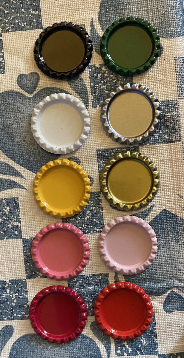 LexysArts's tweet photo. $2 custom bottle cap magnets!
(See examples below this tweet)

Theres 10 of each color!

10+ bottle caps you get free shipping!

Dm me if you’re interested! 😁 https://t.co/1mhvAHIrA7