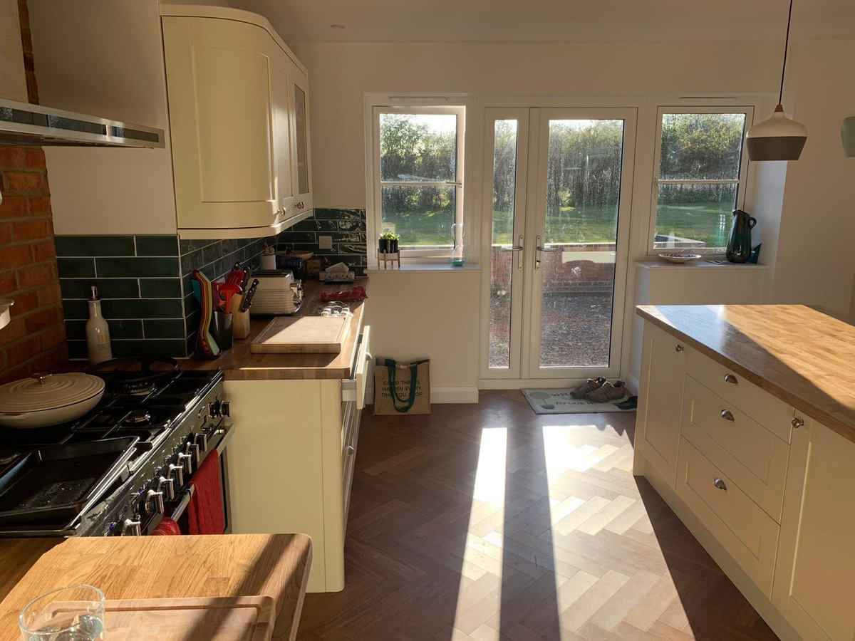 AMHOMESUK's tweet photo. Renovation of a kitchen, dining area and sitting area for a very pleased customer. 

Quality work at its best price!!   
 : https://t.co/vzunXzSNIA
 : 0116 2882297
#AMazingHomes #Leicester #Property #Homes https://t.co/FwmXHBxBii