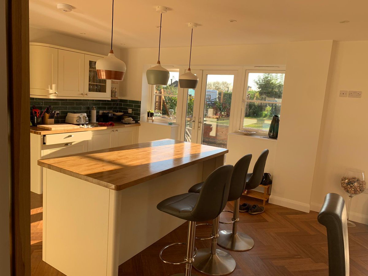 AMHOMESUK's tweet photo. Renovation of a kitchen, dining area and sitting area for a very pleased customer. 

Quality work at its best price!!   
 : https://t.co/vzunXzSNIA
 : 0116 2882297
#AMazingHomes #Leicester #Property #Homes https://t.co/FwmXHBxBii