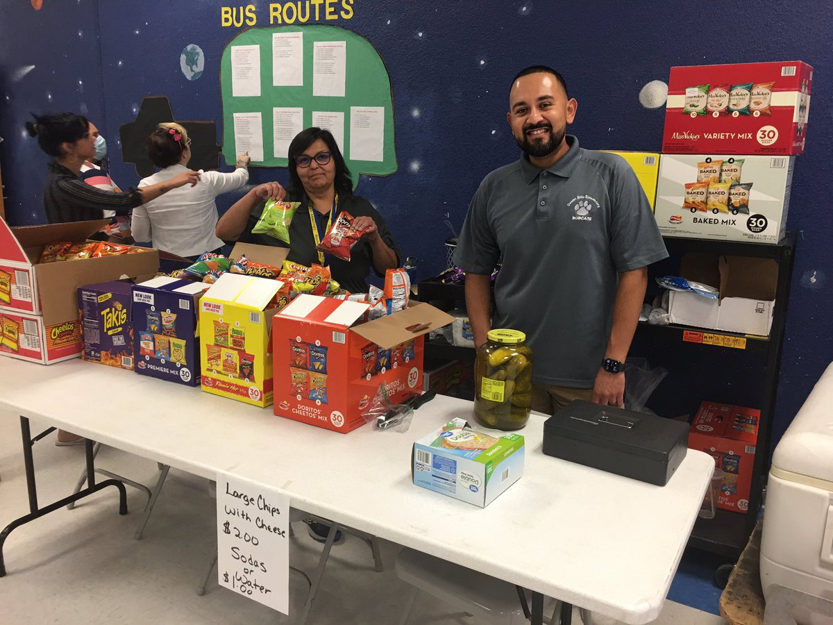 EstherCastor's tweet photo. Support our PE department..#dhefieldday2022 https://t.co/NTepwsRagx
