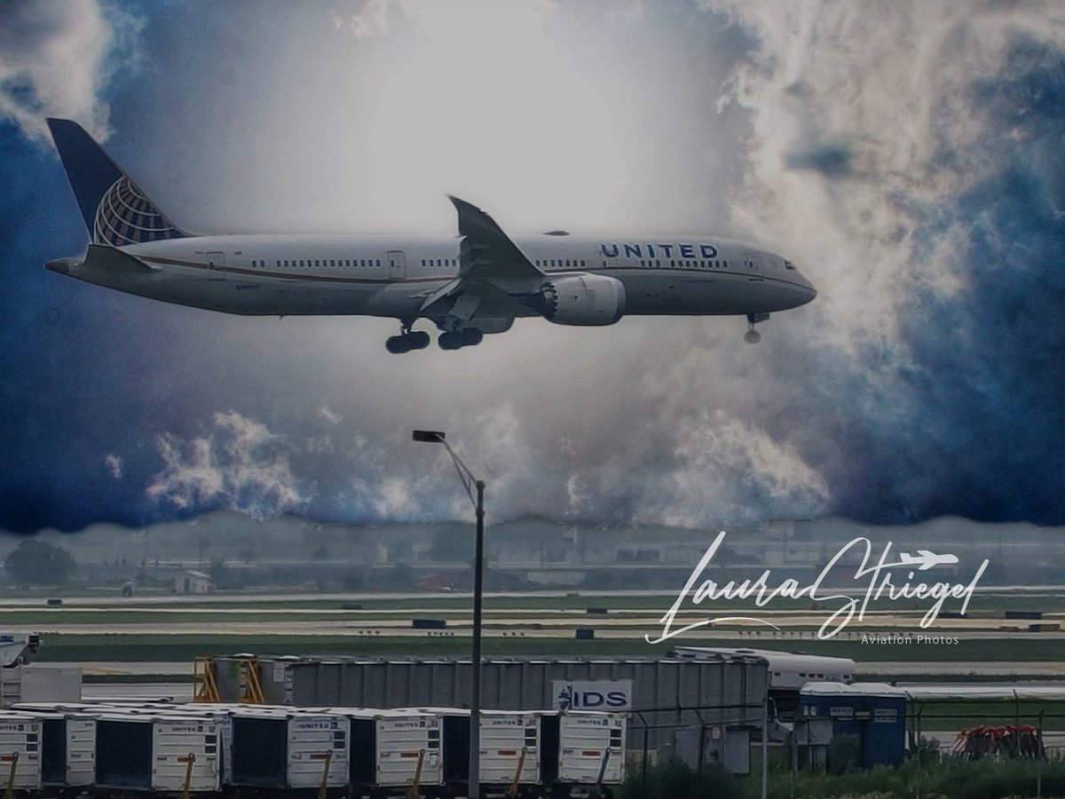 UA906 FRA/ORD @fly2ohare @united @weareunited @mcgrath_jonna #jetwayviews #planespotting #boeing787dreamliner #T5