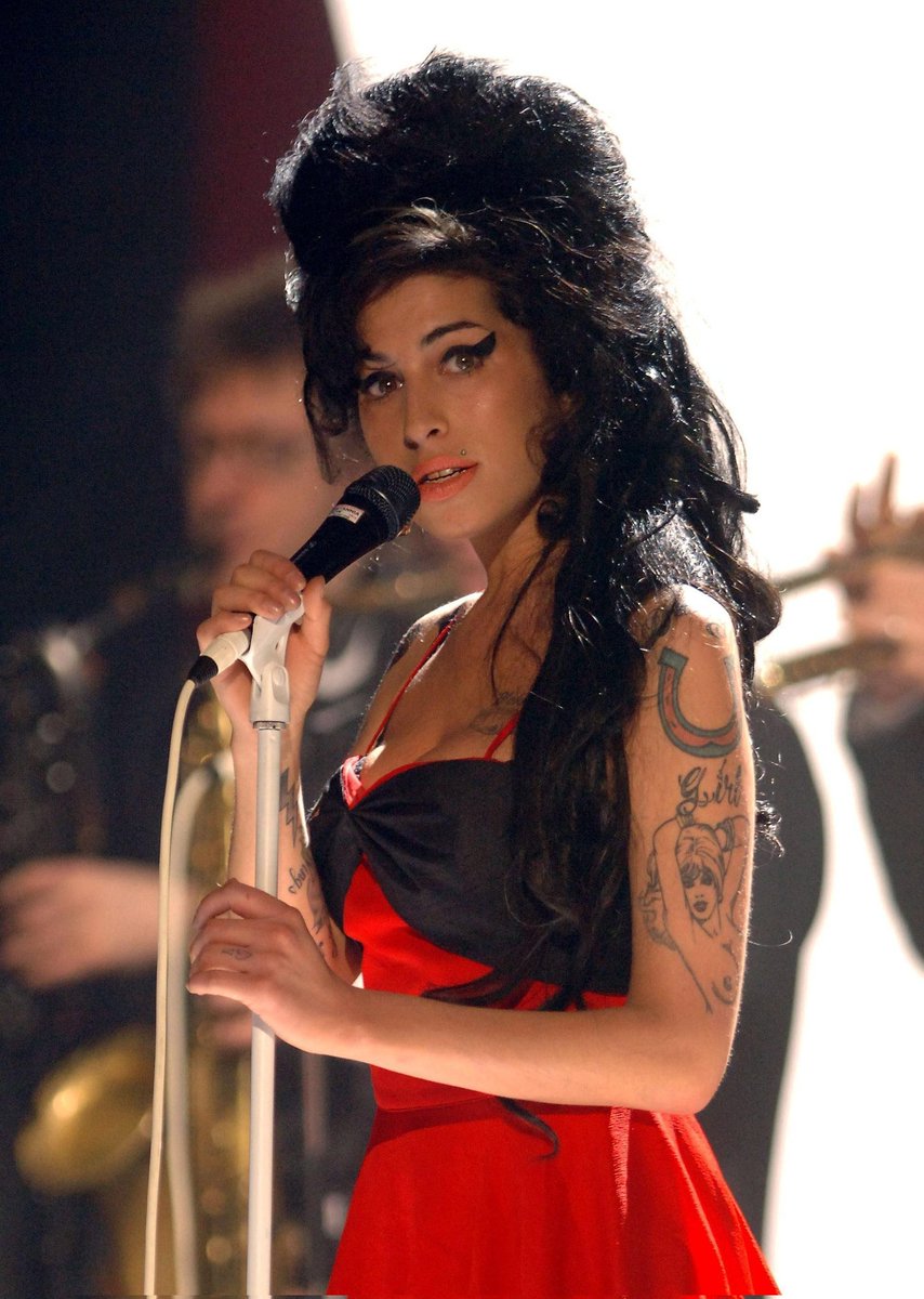 10 Years On From Her Death, The #amywinehousefoundation Has Committed To Helping Countless People With Their Struggles Of Addiction.

'I Just Wanted To Write Music That Was Emotional That People Would Want To Listen To And Connect With'

❤️
#AmyWinehouse
2/2