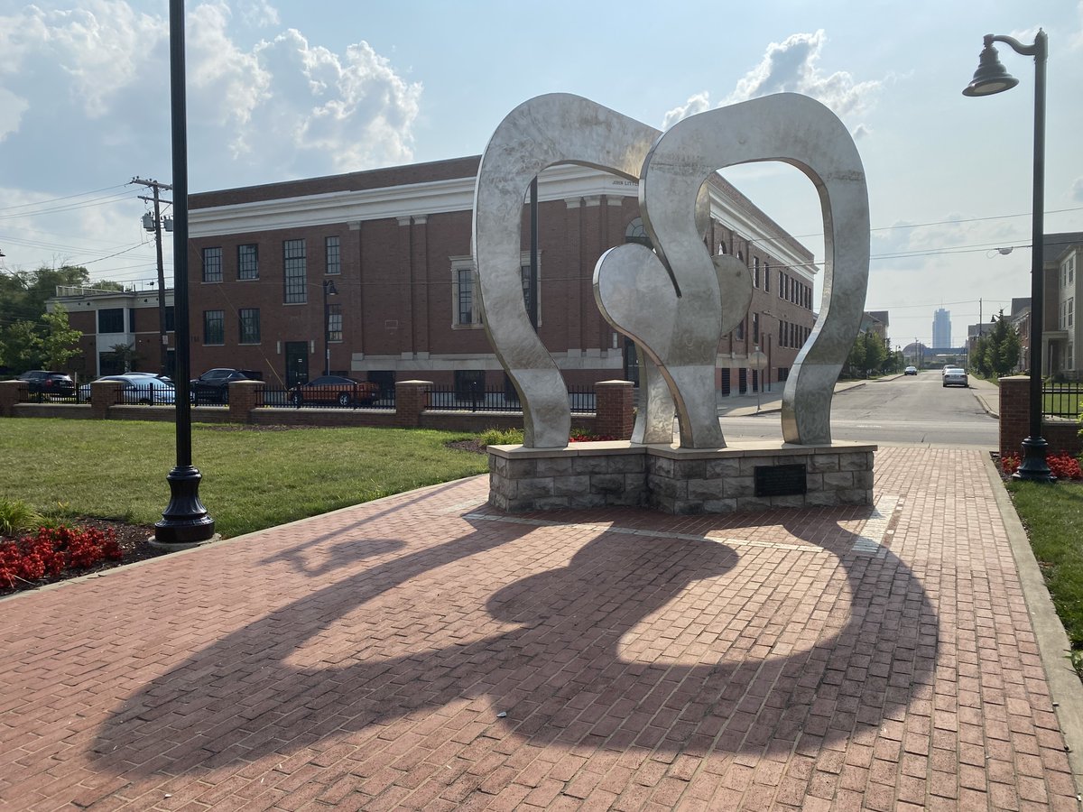 CityofAli's tweet photo. The historic neighborhood of Smoketown in #Louisville KY pays homage to #MuhammadAli with this artistic memorial of The Greatest. 

Stream now on Amazon Prime, Apple TV, and More! 
https://t.co/40WoTCBO22 https://t.co/AvTYvDjHEl