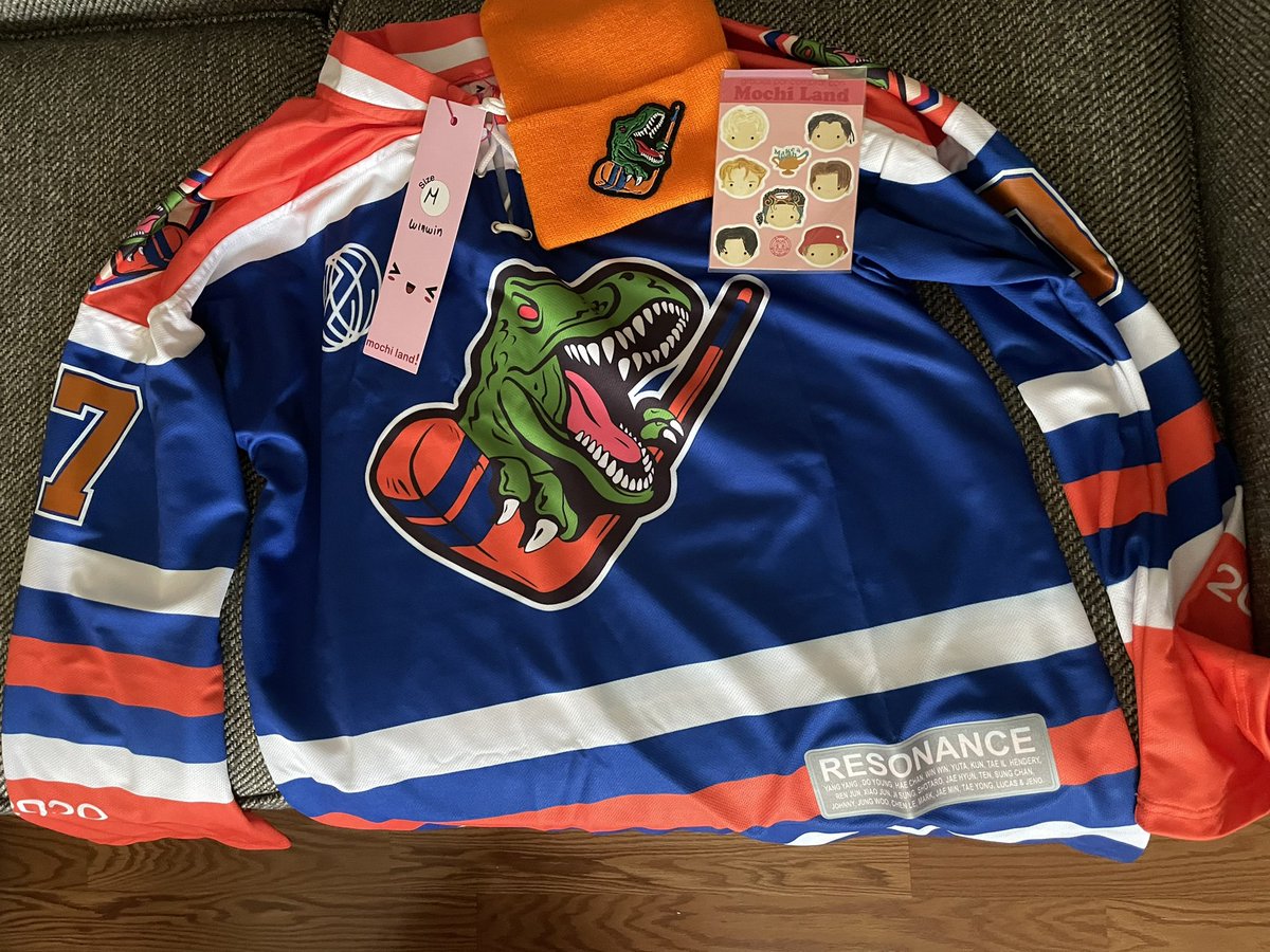 wavesofhwa's tweet photo. i don’t play hockey but for nct? anything 🤤 
.
.
.
thank you @_MochiLand for creating these beautiful jerseys! and a huuuuge thank you for @makeyourdayGOs and @deardoyo for making a GO 🥺❤️ #mydfb #sproutsfb https://t.co/Jjn2CR7h0m