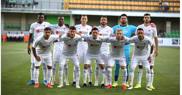 marastaspor's tweet photo. #UEFA Avrupa Konferans Ligi’nde ilk maçına çıkan #Kahramanmaraş komşu şehrin takımı Demir Grup #Sivasspor, UEFA Avrupa Konferans Ligi 2. ön eleme turundaki rakibi #Moldova temsilcisi #Petrocup'u 1-0 mağlup etti.
🔗 https://t.co/XiXxM4HXnU https://t.co/esI9rGrpS7
