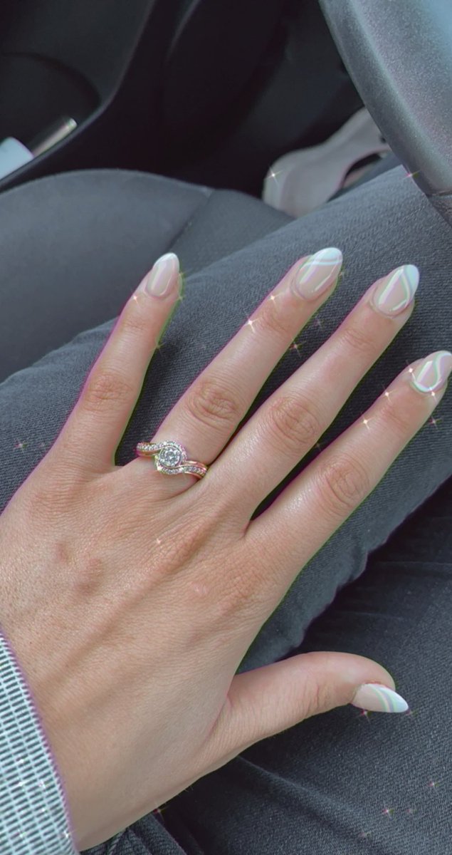 We like pretty things 💍