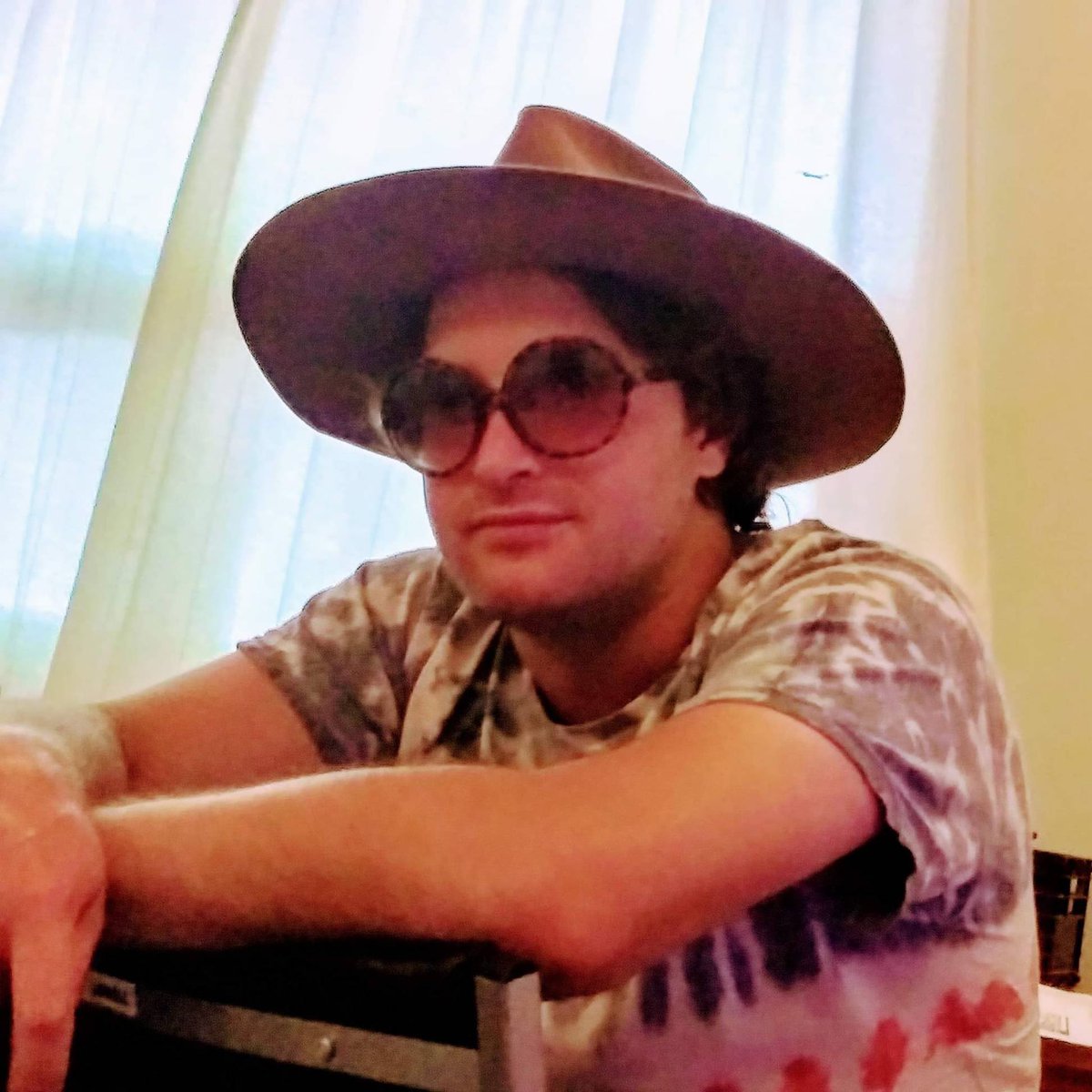 THURSDAY TUNES: Robert Hoefling will be playing live in the Boneyard tonight from 7-9 p.m. This is the first of our live music series on Thursday nights. Have a beer and enjoy the evening with a Tulsa Flag in hand. 🍻