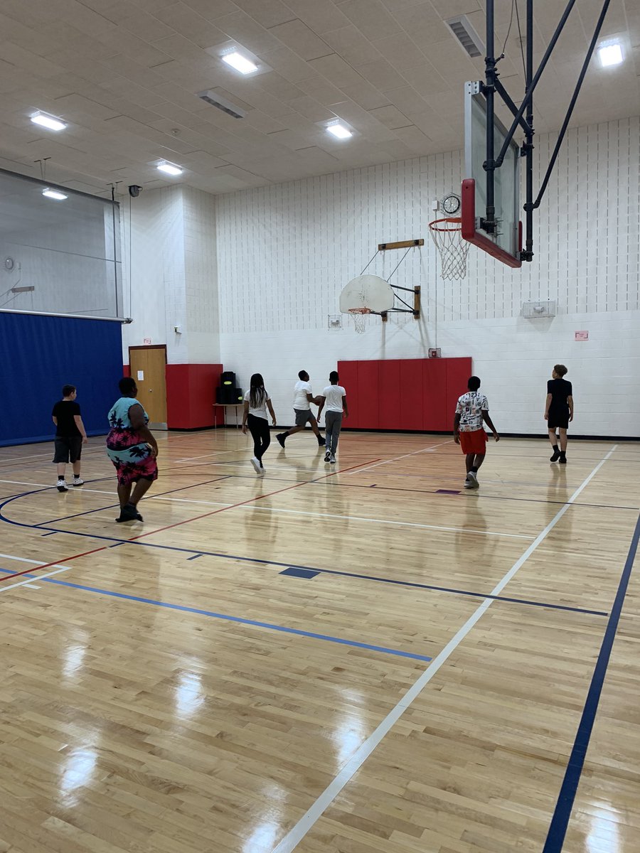 Students are having a blast spending time with our friends! EMS summer academy