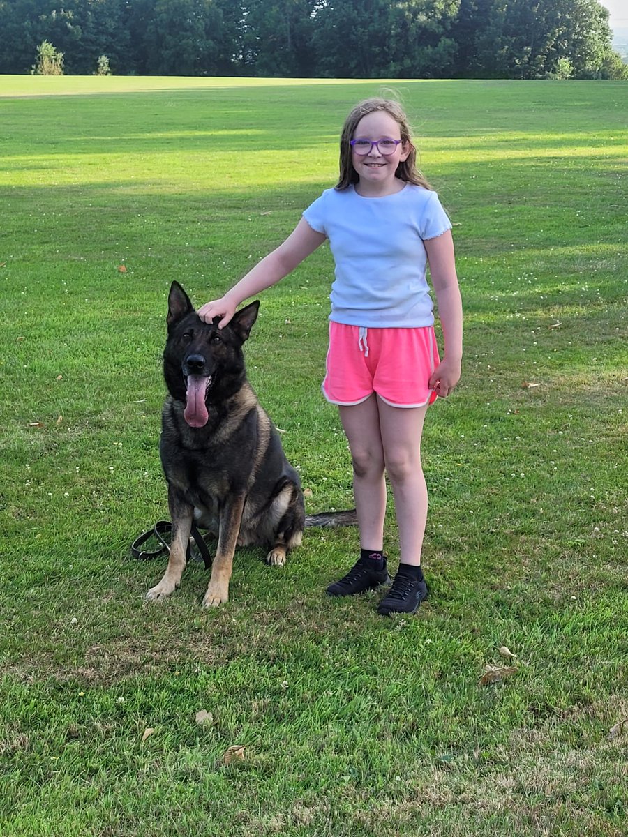 johnjohnston163's tweet image. Great to see @polscotdogs training at @PolScotCollege tonight. Thank you #PDChase #PDEllie and #PDSol and the 3 handlers/chauffeurs  for making Emily's night!!