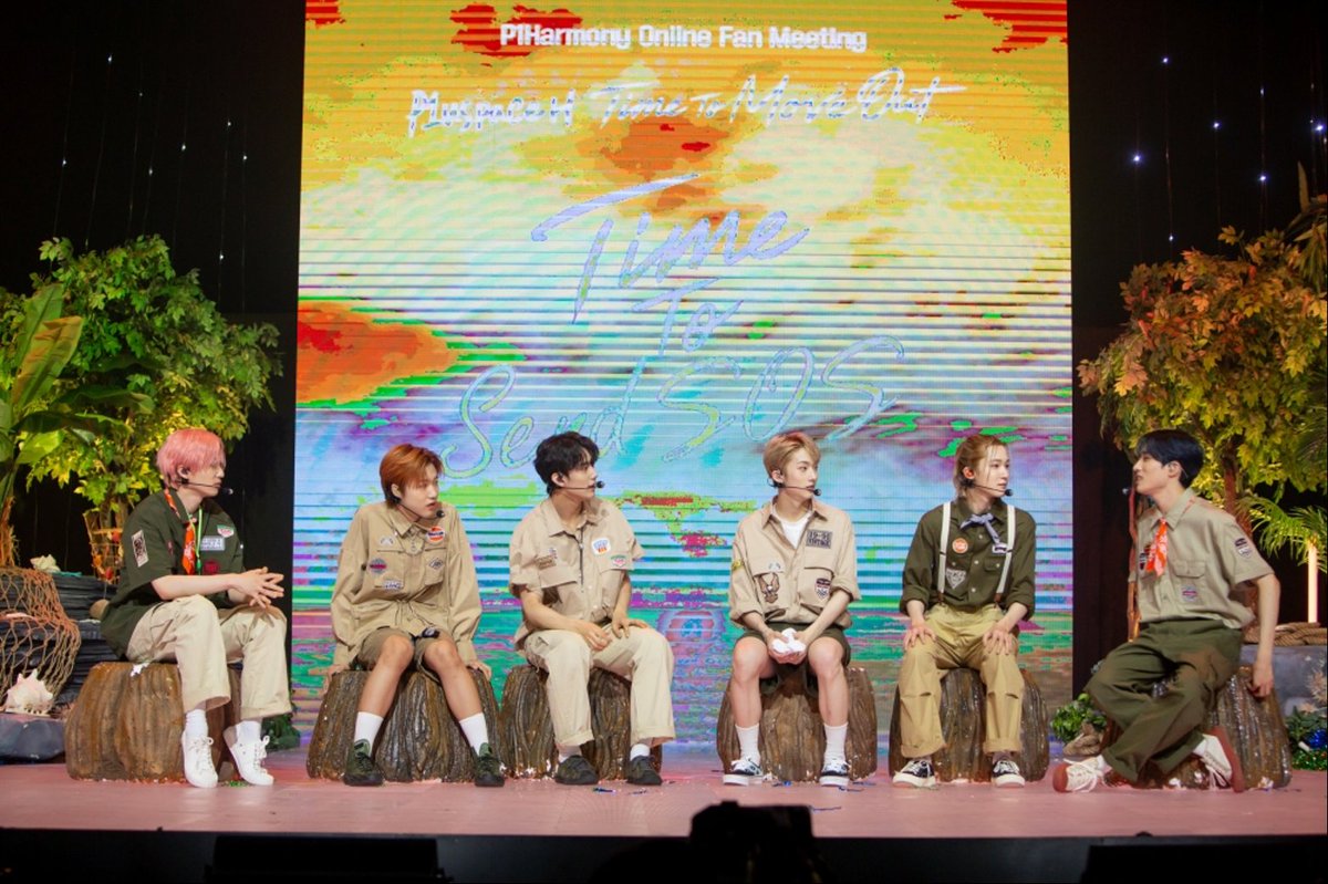 dkInitiative's tweet photo. 2021 #P1Harmony ONLINE FAN MEETING “P1uspace H : Time To Move Out”’ took place on July 18, 2021. During the 2-hour show there were skits, 4 missions to complete, performances, even some pompom dancing during a cover song and a cheerleading number. #P1ece
(photos courtesy FNCEnt) https://t.co/lPDwk0O1E2