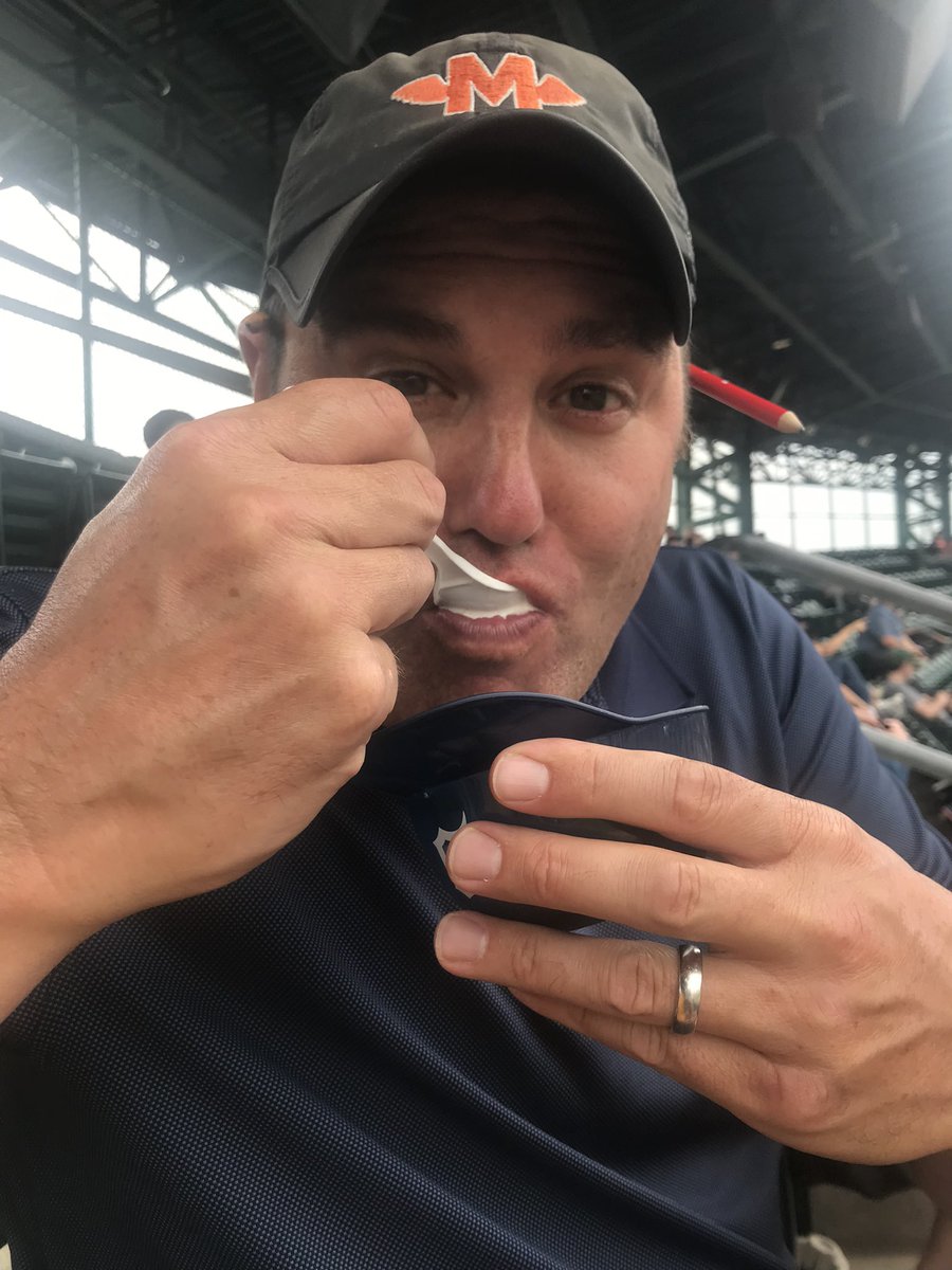 Matt Thomas tweet media