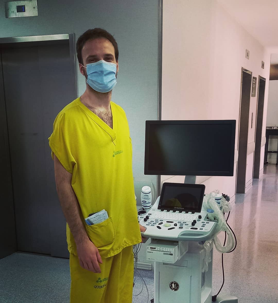 Además del servicio de Ecocardiografía que realiza los estudios solicitados diariamente, contamos con varios equipos disponibles las 24 hs para que los residentes utilicen cuando quieran.