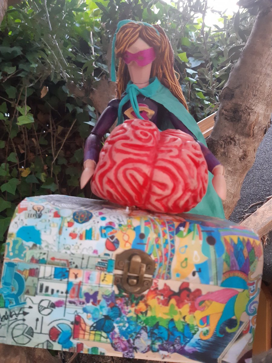 "Las neuronas son células de formas delicadas y elegantes, las misteriosas mariposas del alma, cuyo batir de alas quién sabe si esclarecerá algún día el secreto de la vida mental"Ramón y cajal.Hoy en #DiaMundialDelCerebro  GRACIAS <a href="/morateruel/">franciscomorateruel</a> <a href="/dracasafont/">Dra Rosa Casafont</a> <a href="/Aforesm/">Anna Forés</a> <a href="/jesuscguillen/">Jesús C. Guillén</a>