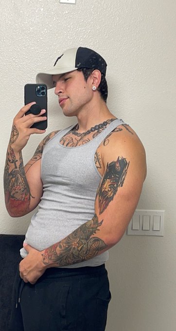 Got that skimpy fit https://t.co/32V8BPeR1h