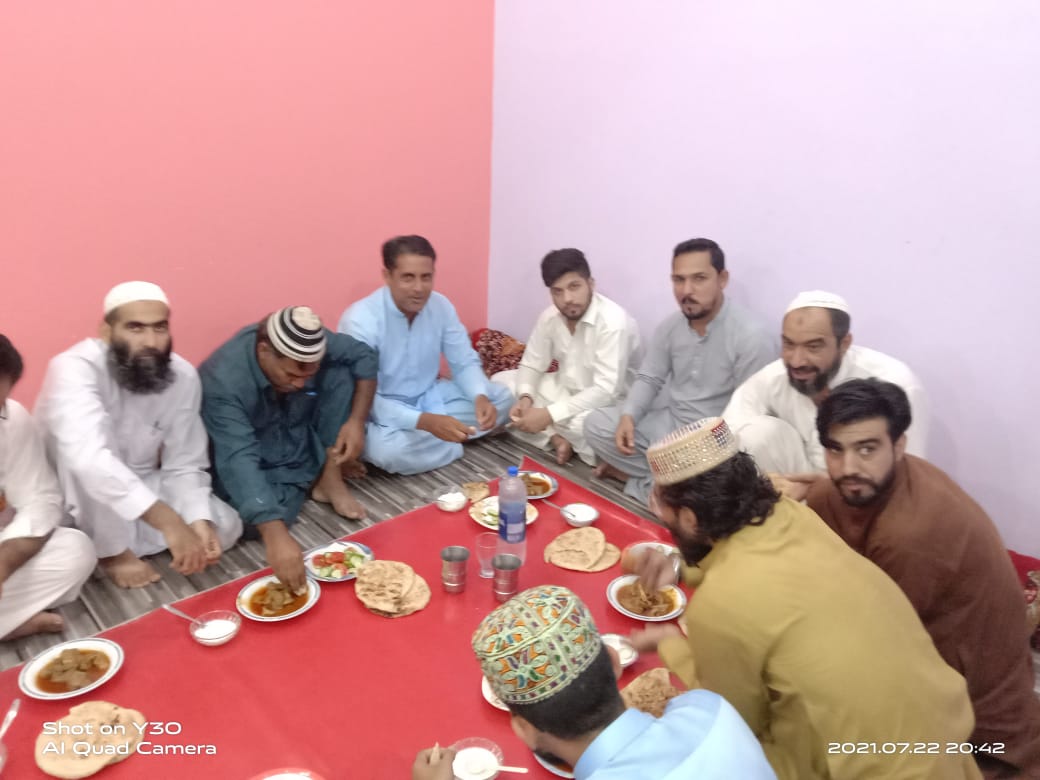 AshrafZamanMSFN's tweet photo. Thank you so much #Abdul_Qayyum_Salarzai candidate #Ps110_khi 2k18 and #Ex_Vice_Chairman #UC29 for giving such a great Eid Millan party  2nd Eid Day 2021 ✌️🦁✌️
#MSF_N #PML_N🦁
#District_South_khi https://t.co/vzxOmwO02P