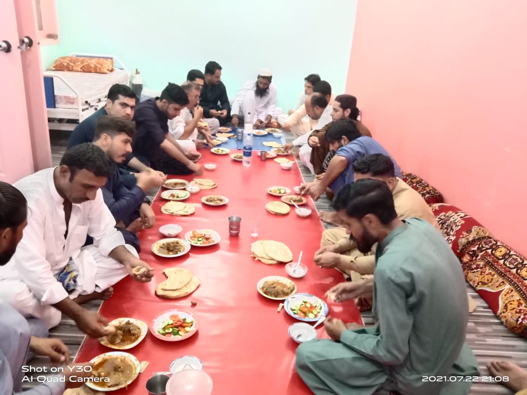 AshrafZamanMSFN's tweet photo. Thank you so much #Abdul_Qayyum_Salarzai candidate #Ps110_khi 2k18 and #Ex_Vice_Chairman #UC29 for giving such a great Eid Millan party  2nd Eid Day 2021 ✌️🦁✌️
#MSF_N #PML_N🦁
#District_South_khi https://t.co/vzxOmwO02P