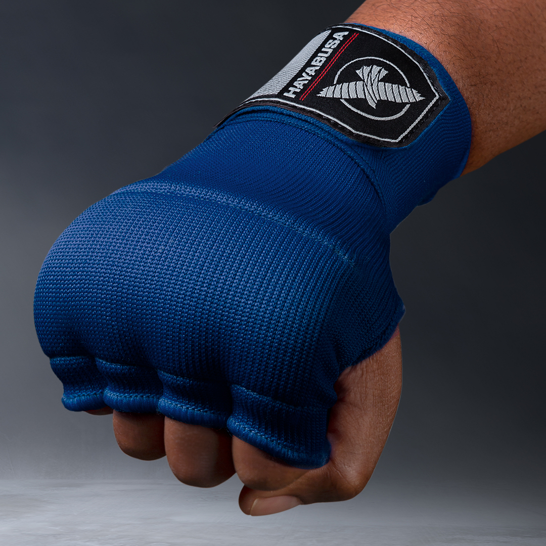 hayabusacombat's tweet photo. Do you ever train without wraps for convenience sake?
It takes only seconds to wrap with Hayabusa Quick Gel Hand Wraps, plus they offer secure support and fit comfortably under your gloves.
https://t.co/arad2v5IR4
#HandWraps #BoxingWraps #BoxingTraining https://t.co/UlFBCbjqDI