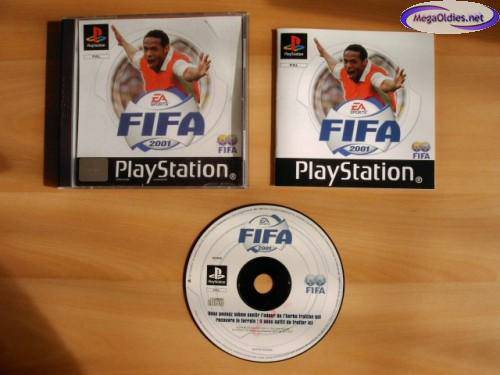 DexertoFGB's tweet photo. Qui a connu? 🤔

En grattant le CD de #FIFA2001 on pouvait sentir l'odeur de la pelouse https://t.co/VUrisckZlM