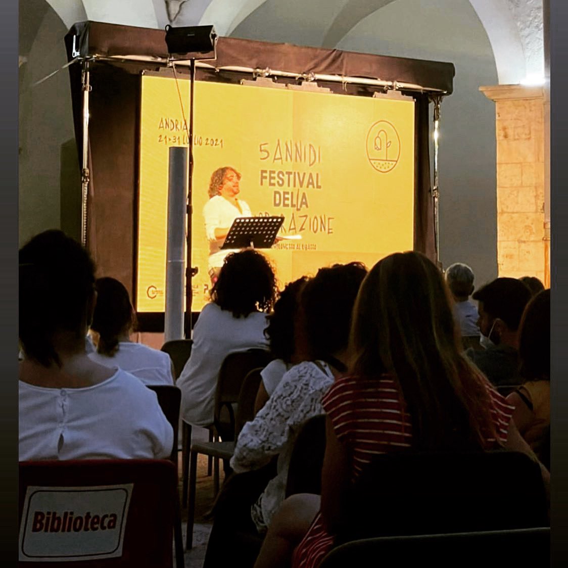 giuliocavalli's tweet photo. Poteva lo spettacolo #disperanza non finire al bellissimo Festival Della Disperazione di Andria?
Eccoci qua. https://t.co/pFUvFCITVo